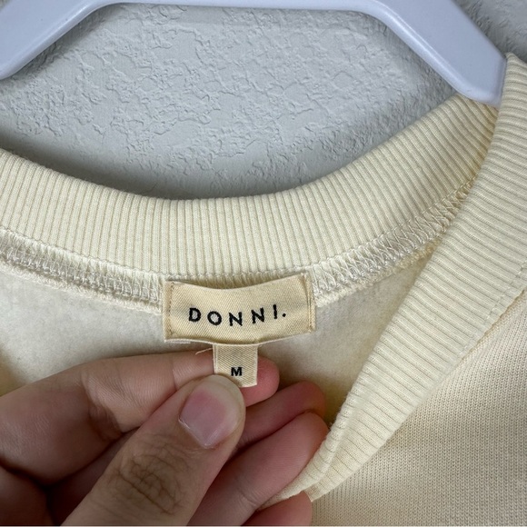 Donni. Beige Tan Eco-Fleece Sherpa Long Sleeve Crew Pullover Sweatshirt Medium - Picture 3 of 5